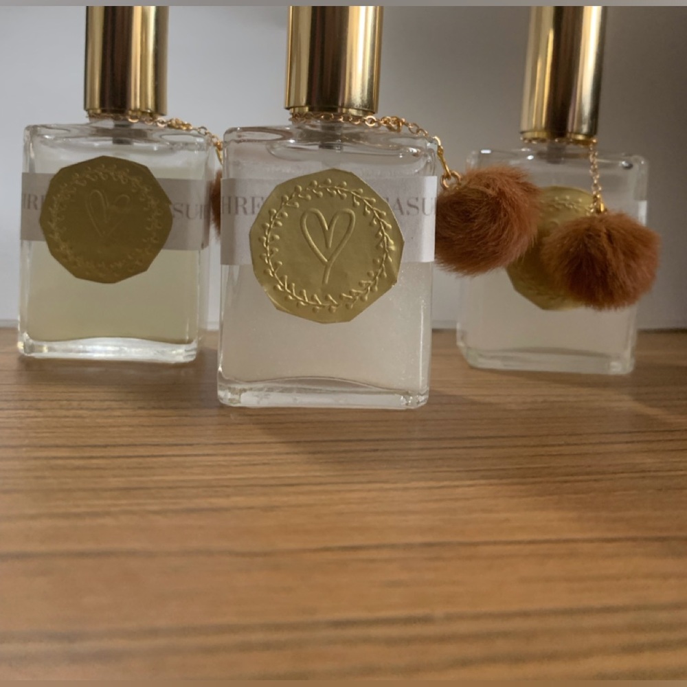 Coconut Vanilla Perfume by ThreadsnTreasures